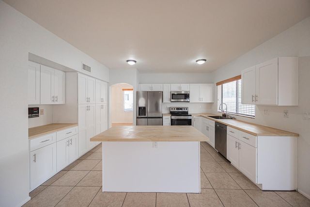 11121 W Sunflower Place, Avondale, AZ 85392