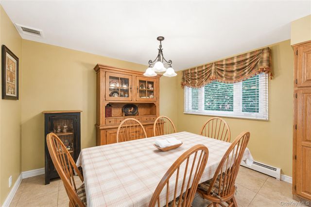 73 Danbury Street, Bay Shore, NY 11706