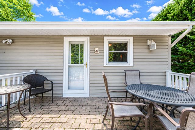 73 Danbury Street, Bay Shore, NY 11706
