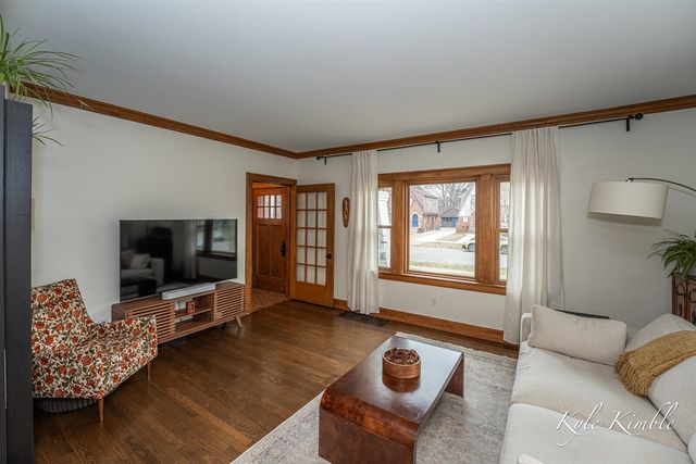 2048 College Avenue, Grand Rapids, MI 49507