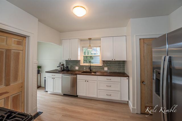 2048 College Avenue, Grand Rapids, MI 49507