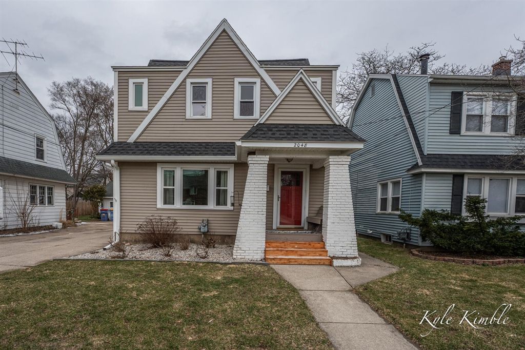 2048 College Avenue, Grand Rapids, MI 49507