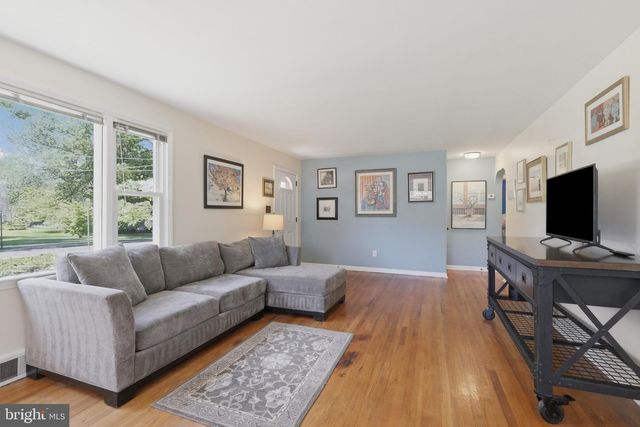 21 KING ST, Downingtown, PA 19335