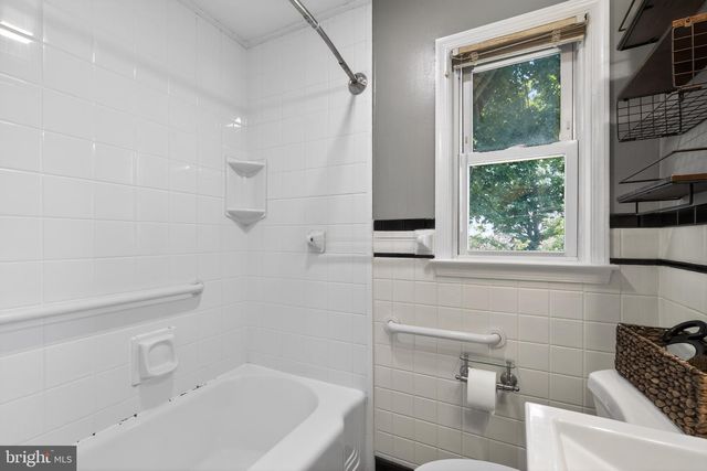21 KING ST, Downingtown, PA 19335