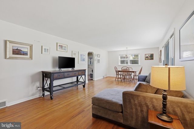 21 KING ST, Downingtown, PA 19335