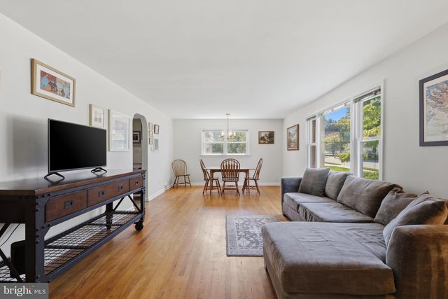 21 KING ST, Downingtown, PA 19335