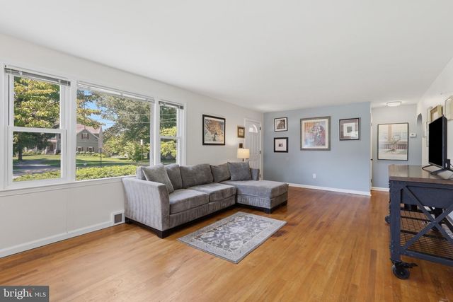 21 KING ST, Downingtown, PA 19335