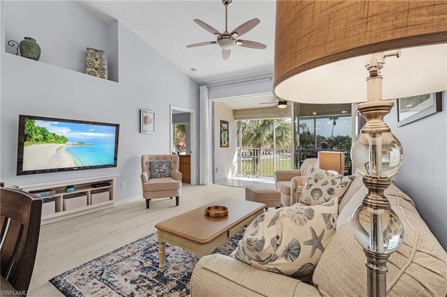 5010 Cedar Springs DR # 202, Naples, FL 34110