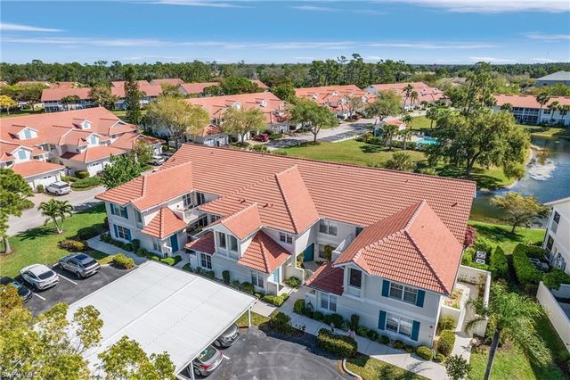 5010 Cedar Springs DR # 202, Naples, FL 34110