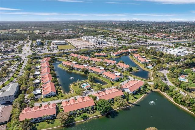 5010 Cedar Springs DR # 202, Naples, FL 34110