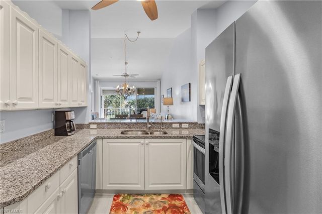 5010 Cedar Springs DR # 202, Naples, FL 34110