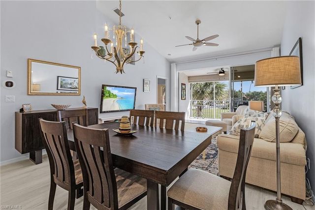 5010 Cedar Springs DR # 202, Naples, FL 34110