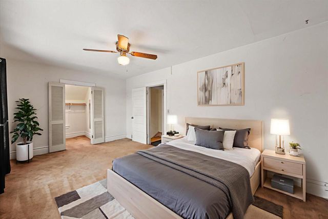 527 N Hartwell AVENUE, Waukesha, WI 53186