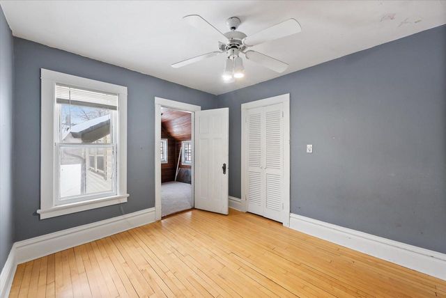 527 N Hartwell AVENUE, Waukesha, WI 53186