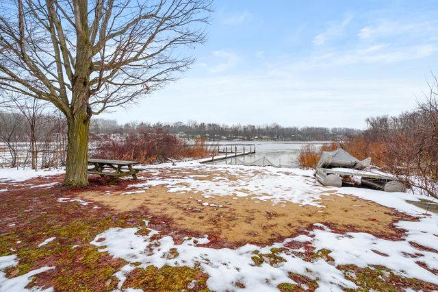 35485 County Road 665, Paw Paw, MI 49079