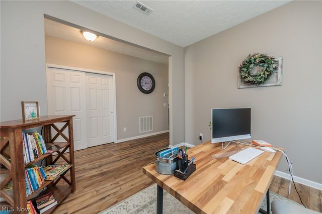 162 Kensington Way, Elyria, OH 44035
