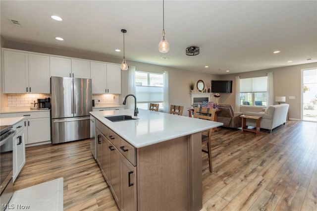 162 Kensington Way, Elyria, OH 44035