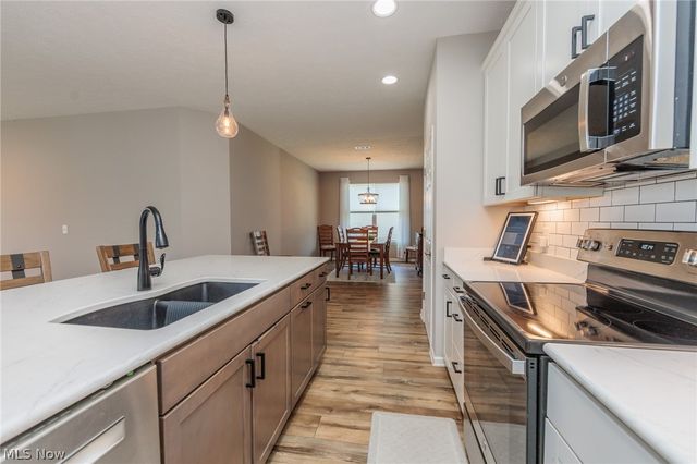 162 Kensington Way, Elyria, OH 44035
