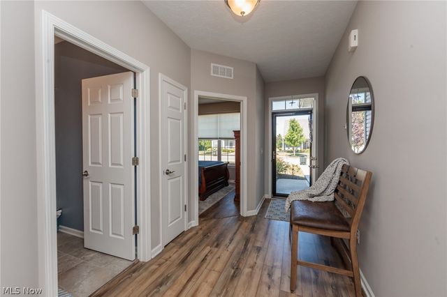 162 Kensington Way, Elyria, OH 44035
