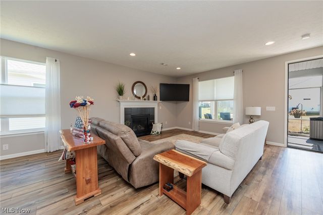 162 Kensington Way, Elyria, OH 44035