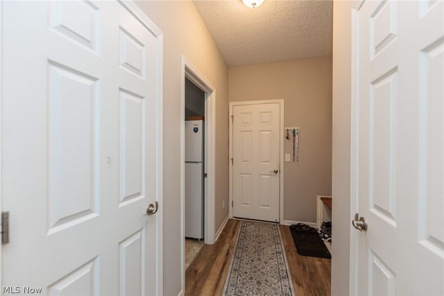 162 Kensington Way, Elyria, OH 44035