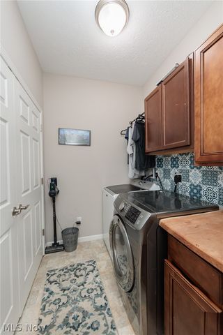 162 Kensington Way, Elyria, OH 44035