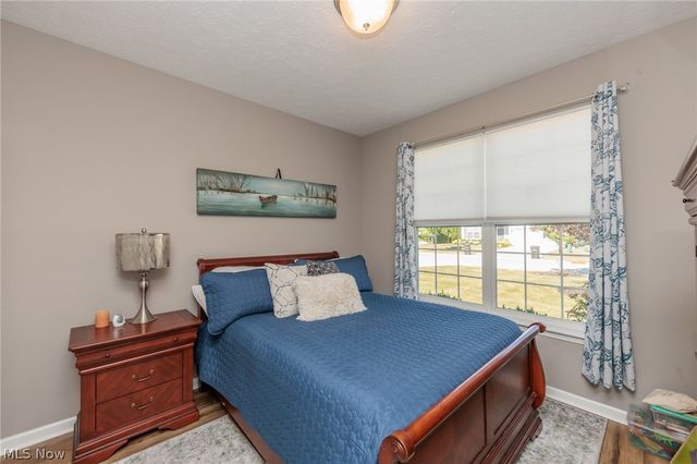162 Kensington Way, Elyria, OH 44035