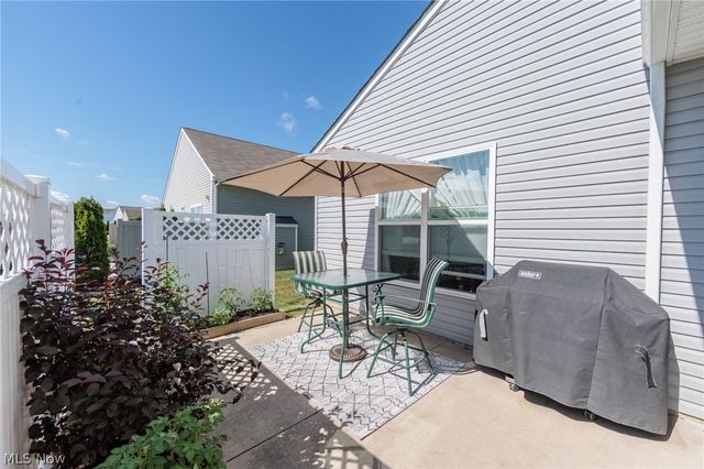 162 Kensington Way, Elyria, OH 44035