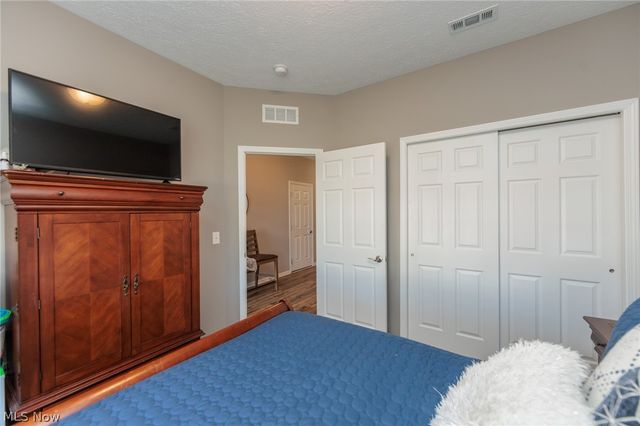 162 Kensington Way, Elyria, OH 44035