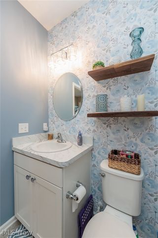 162 Kensington Way, Elyria, OH 44035