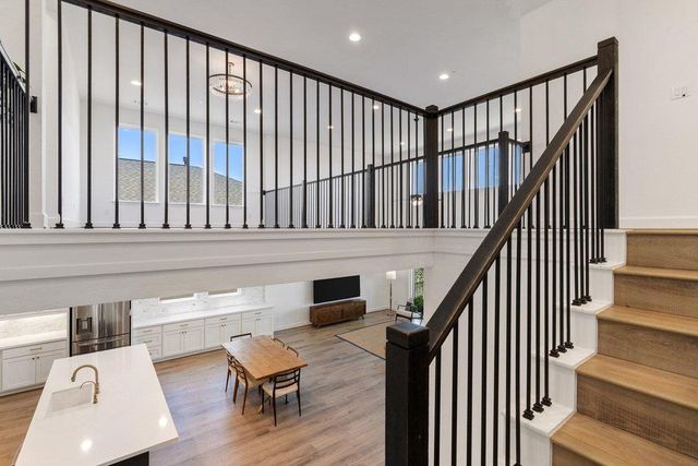 6204 Sontag DR, Austin, TX 78738