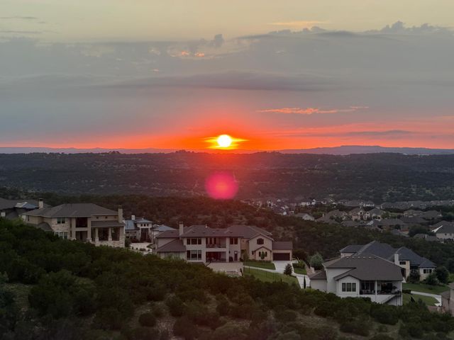 6204 Sontag DR, Austin, TX 78738