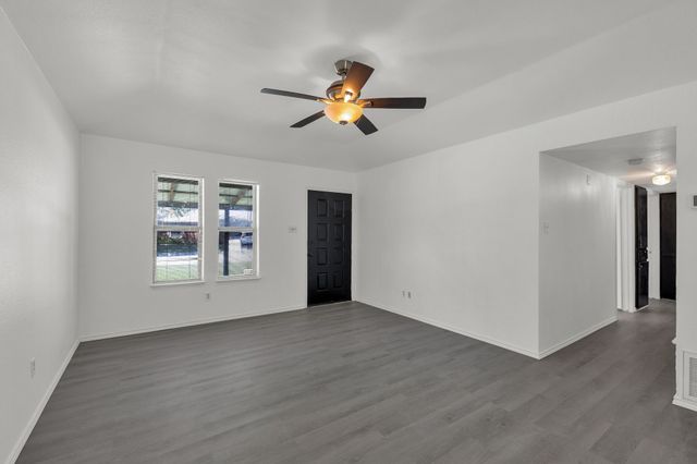 441 White Oak Lane, Burleson, TX 76028