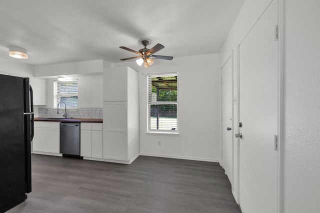 441 White Oak Lane, Burleson, TX 76028