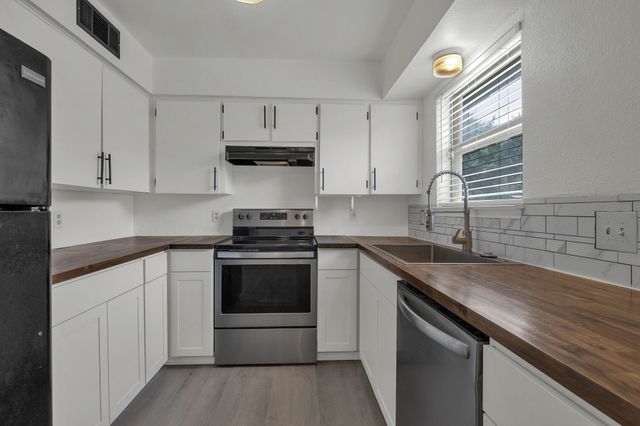 441 White Oak Lane, Burleson, TX 76028