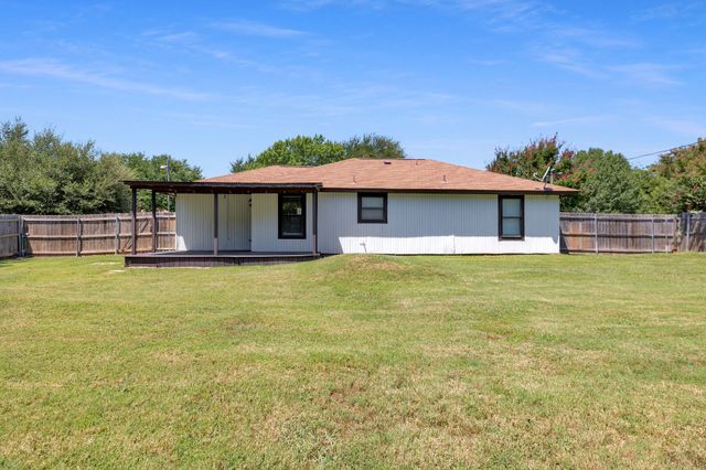 441 White Oak Lane, Burleson, TX 76028