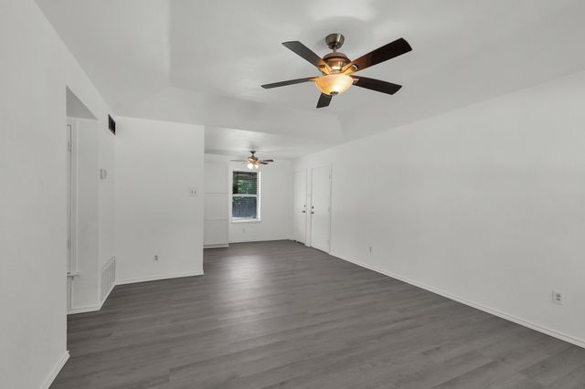 441 White Oak Lane, Burleson, TX 76028