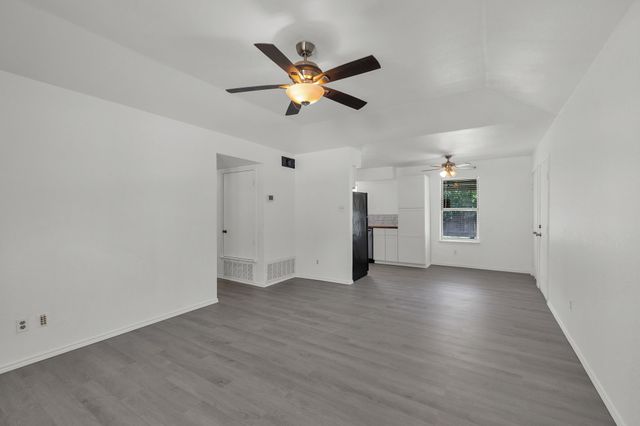 441 White Oak Lane, Burleson, TX 76028