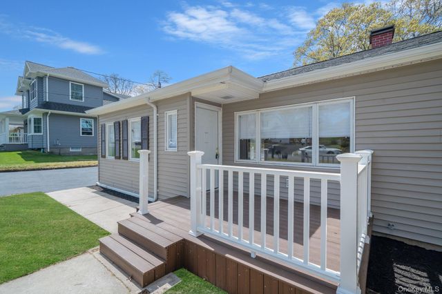 94 Rosemary Lane, Centereach, NY 11720