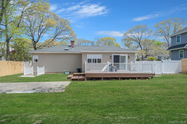 94 Rosemary Lane, Centereach, NY 11720