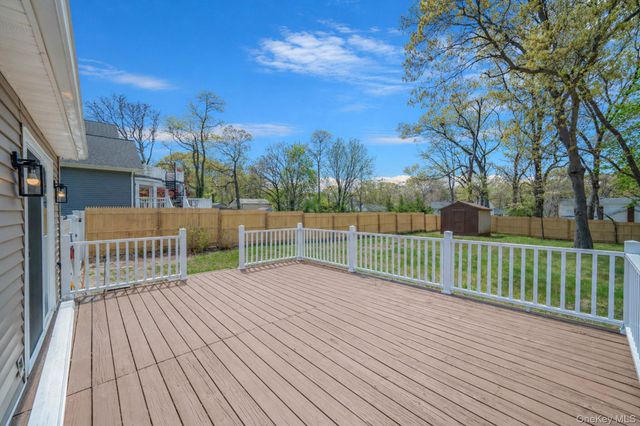 94 Rosemary Lane, Centereach, NY 11720