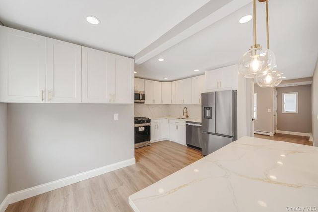 94 Rosemary Lane, Centereach, NY 11720