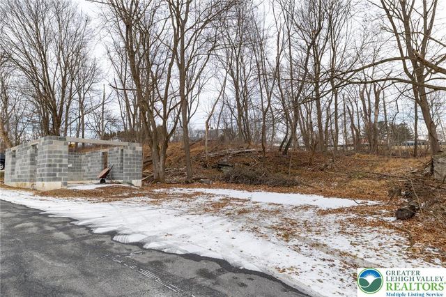 3401 Popular Drive, Lehigh Twp, PA 18067