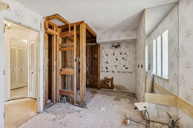 241 Simmons Road, Double Oak, TX 75077