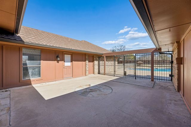 241 Simmons Road, Double Oak, TX 75077