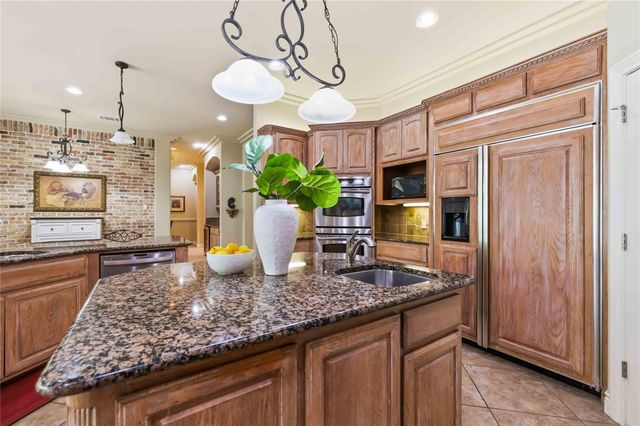 205 W Majestic Oak LN, Georgetown, TX 78633