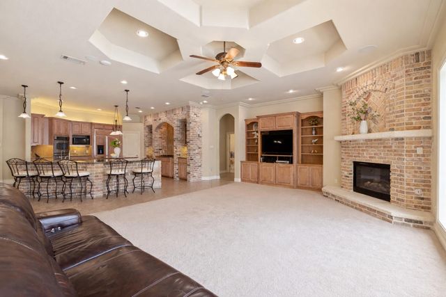 205 W Majestic Oak LN, Georgetown, TX 78633