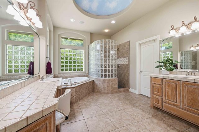 205 W Majestic Oak LN, Georgetown, TX 78633