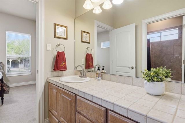 205 W Majestic Oak LN, Georgetown, TX 78633