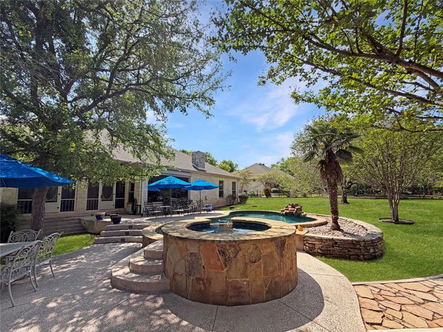 205 W Majestic Oak LN, Georgetown, TX 78633